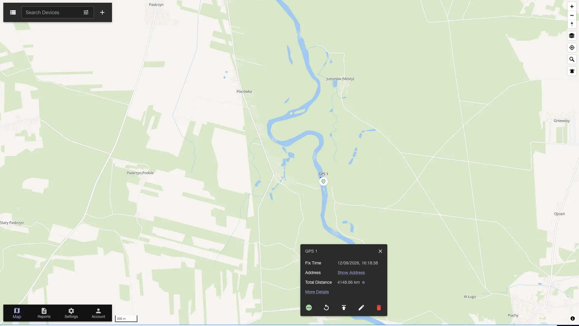 Śledzenie kajaków w Rapil: mapa Pilicy z pozycją nadajnika GPS na rzece i oknem z godziną ostatniego odczytu